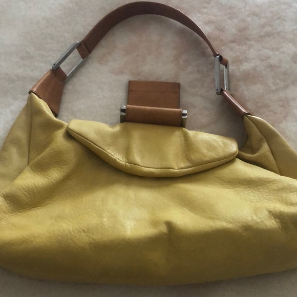 Medium handbag in brand new-like condition - Picture 4 of 7